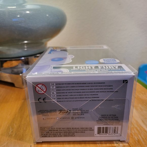 How to Train Your Dragon The Hidden World Light Fury Glitter Funko Shop Excl Pop - Picture 6 of 7